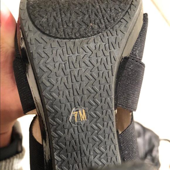 Michael Korda strappy heeled sandals - Picture 4 of 4